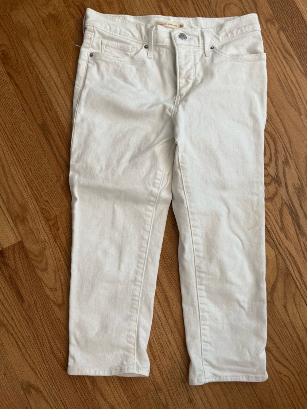 Levi’s white capris